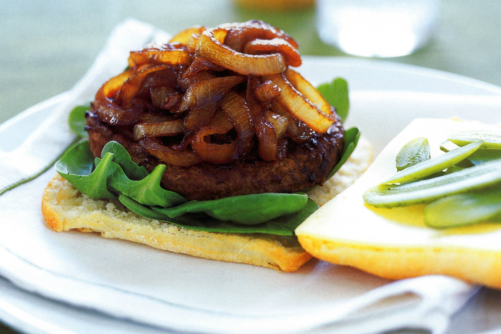 Receta de carne para hamburguesa de ternera con cebolla