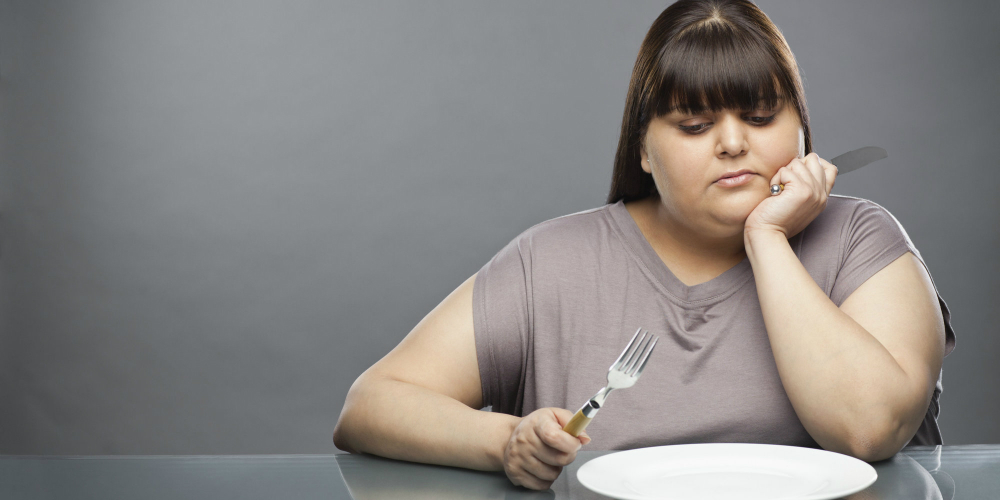 Razones por las que las personas diabéticas deben evitar saltarse comidas para bajar de peso