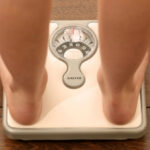 ¿Cómo la obesidad afecta a sus pies?